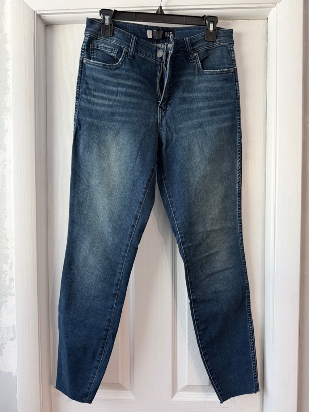 Kut from the Kloth Women's Dark Blue Skinny Jeans - size 8